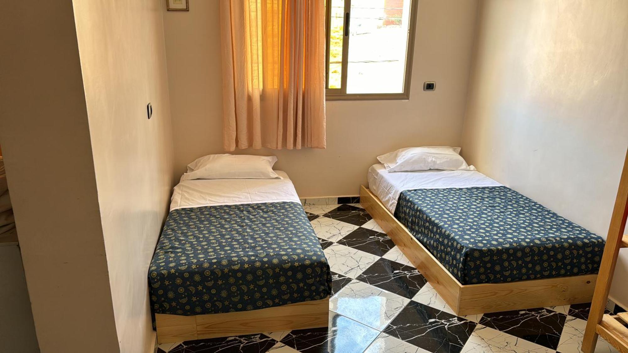 Soraya Guest House Surf Camp & Restaurant Эмуан Экстерьер фото