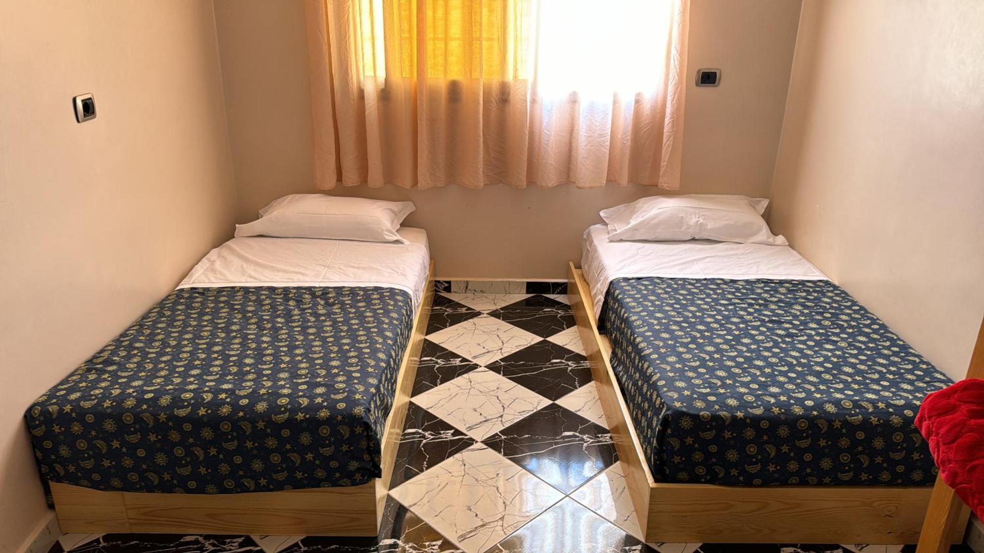 Soraya Guest House Surf Camp & Restaurant Эмуан Экстерьер фото